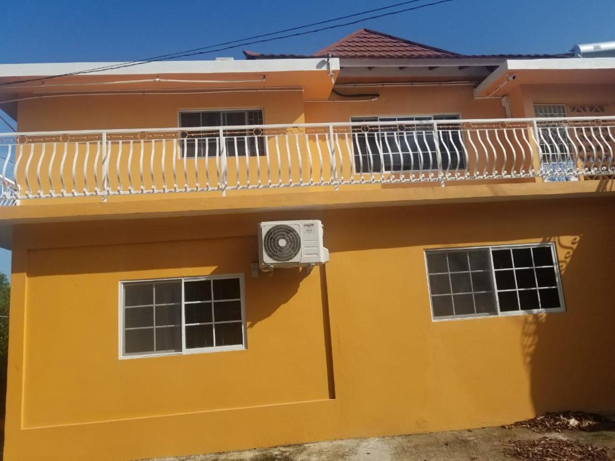 Chaudhry Holiday House Montego Bay Eksteriør billede