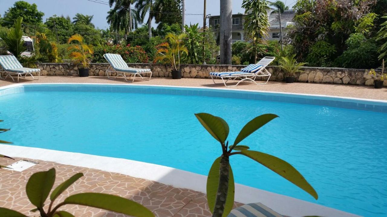Chaudhry Holiday House Montego Bay Eksteriør billede