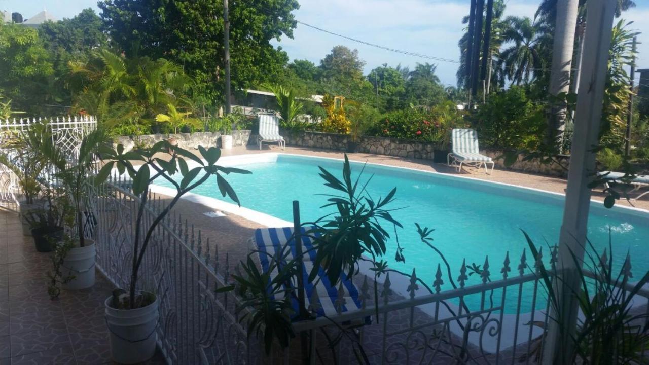 Chaudhry Holiday House Montego Bay Eksteriør billede