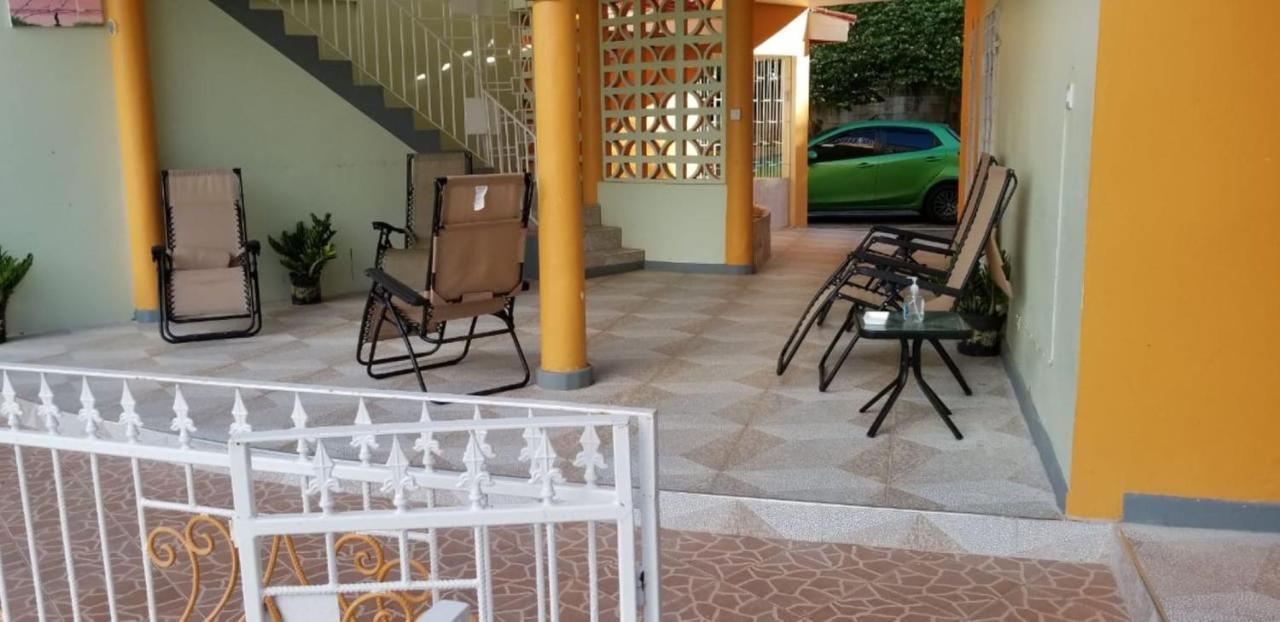 Chaudhry Holiday House Montego Bay Eksteriør billede
