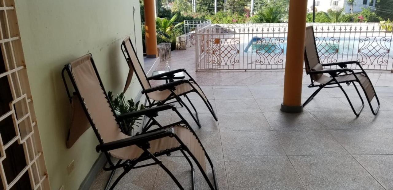 Chaudhry Holiday House Montego Bay Eksteriør billede